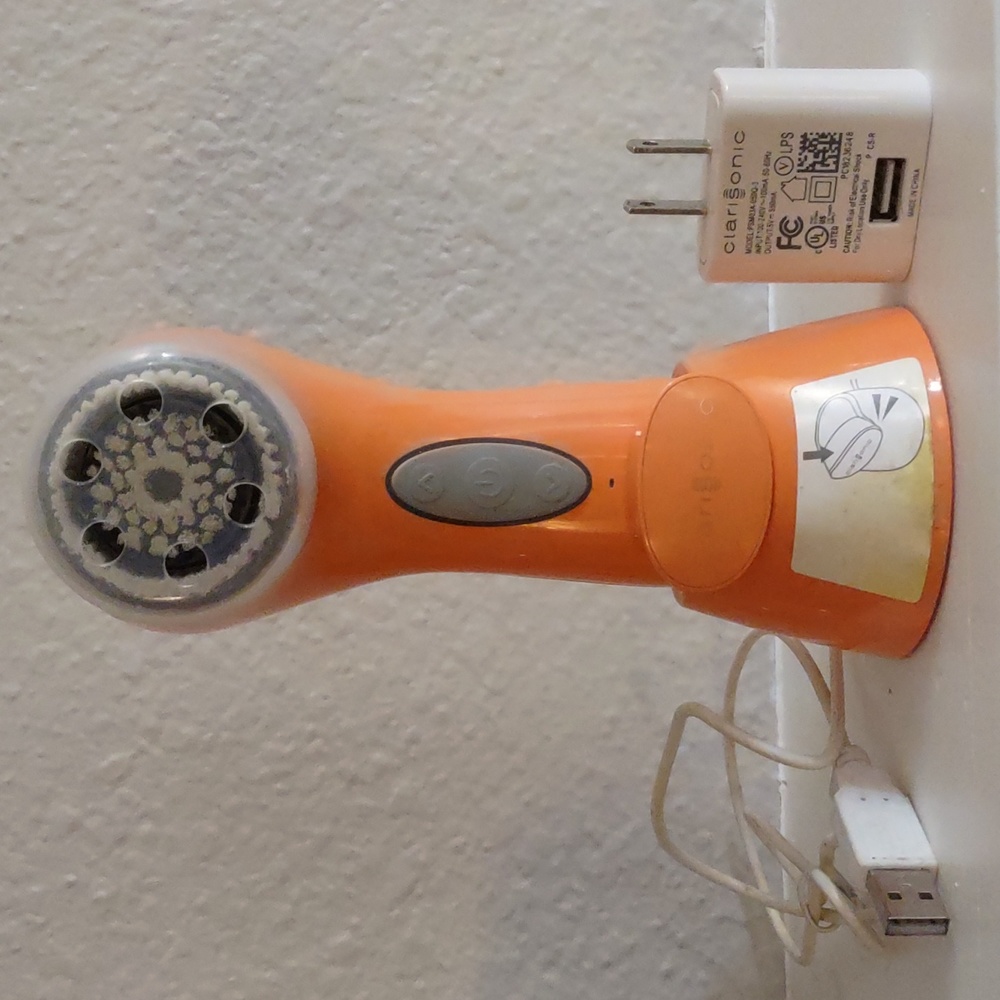 Clarisonic Aria, Orange w/ Original Stand & Charging Brick